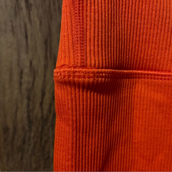 NWT Fabletics High-waisted Seamless Rib Ultra Crop pant in Harvest, size large - Picture 9 of 11